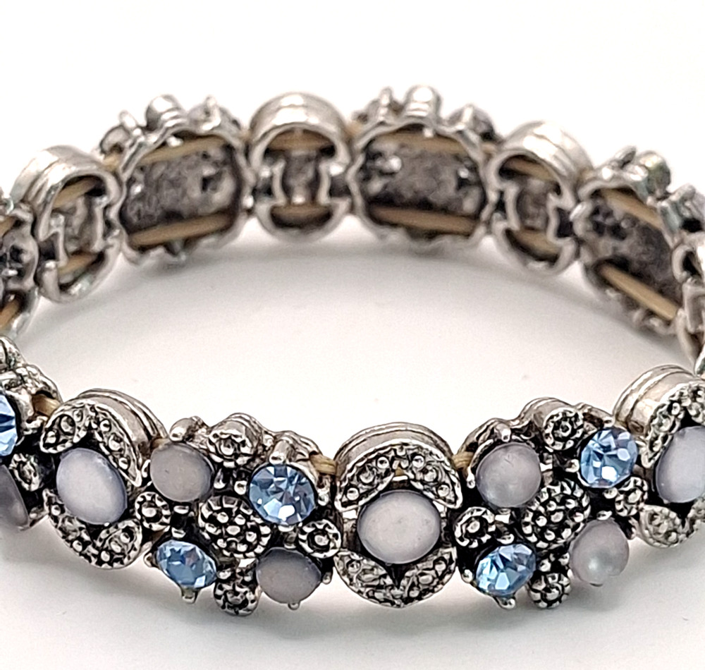 Blue Crystal Stretch Bracelet Silver Tone Floral Fairycore Vintage Style